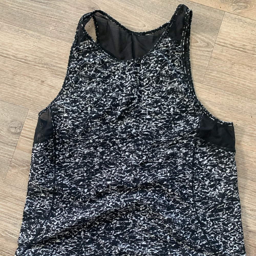 Lululemon workout tank